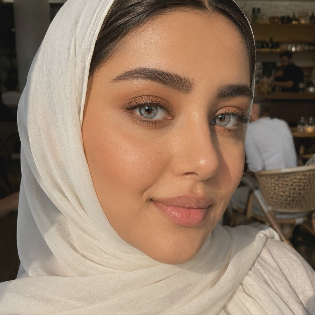 beautiful qatar lady with pretty grey eyes