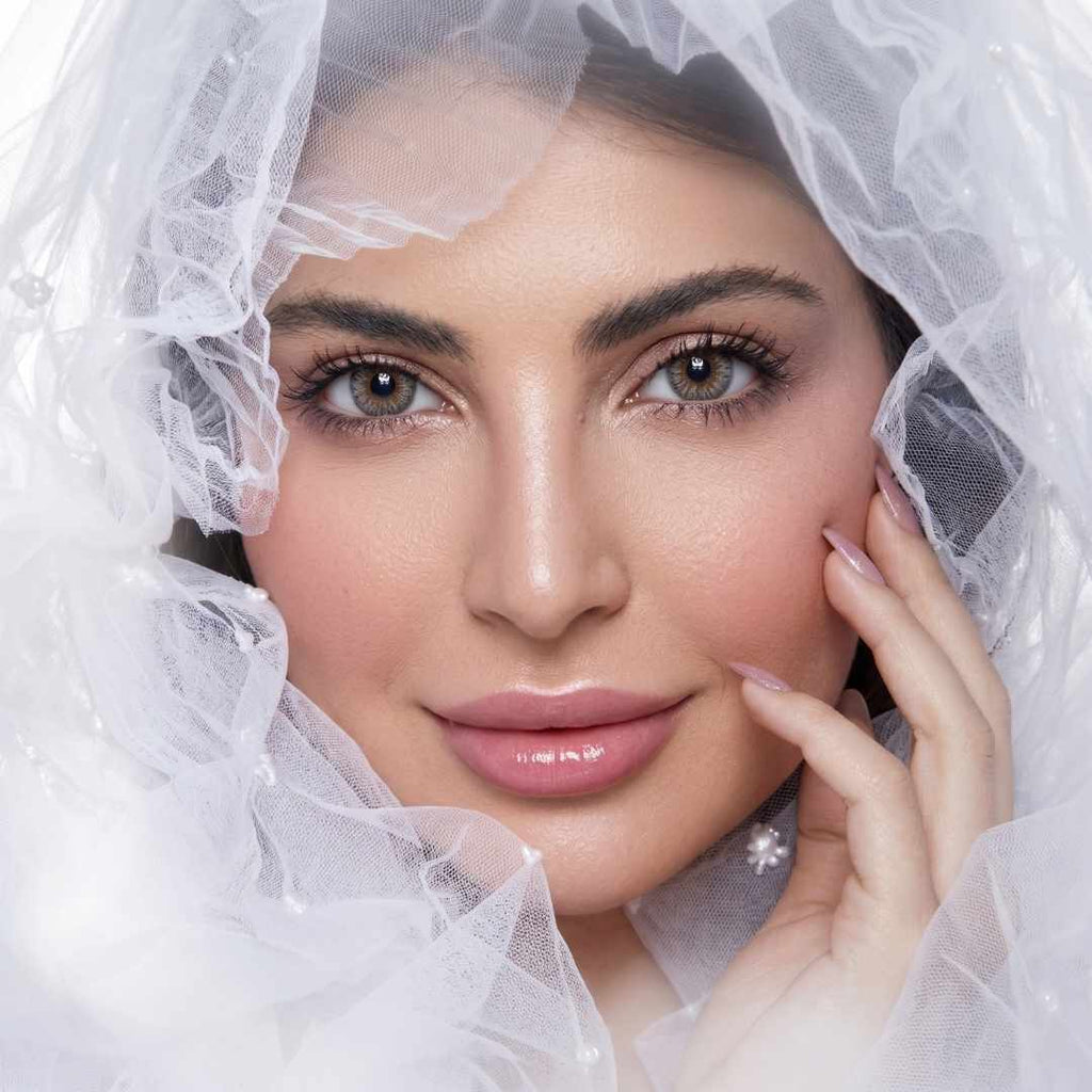 bridge wearing fairy gray contacts